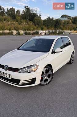 Хэтчбек Volkswagen Golf GTI 2015 в Киеве