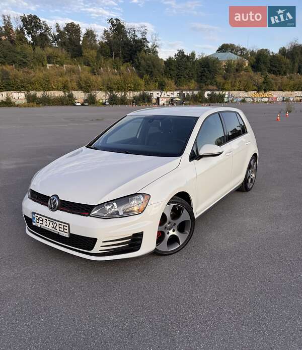 Хетчбек Volkswagen Golf GTI 2015 в Києві