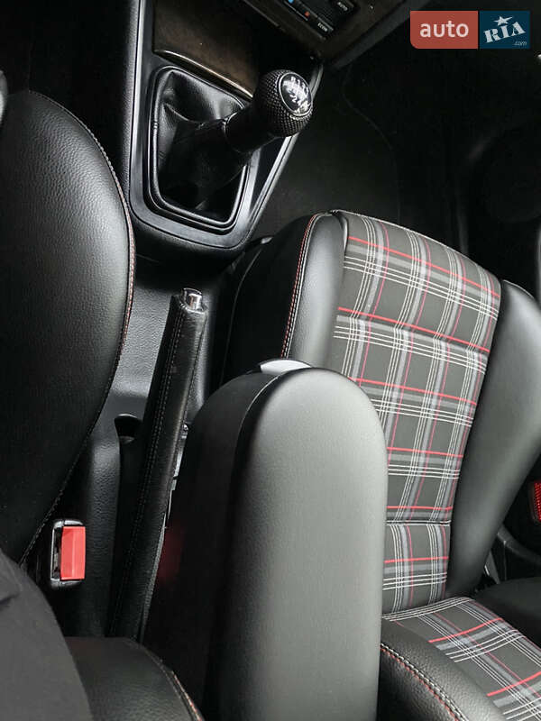 Хэтчбек Volkswagen Golf GTI 1999 в Ивано-Франковске