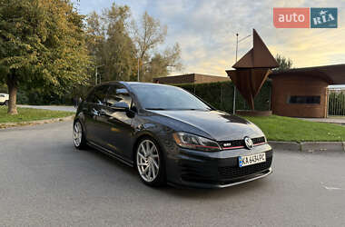 Хэтчбек Volkswagen Golf GTI 2017 в Киеве