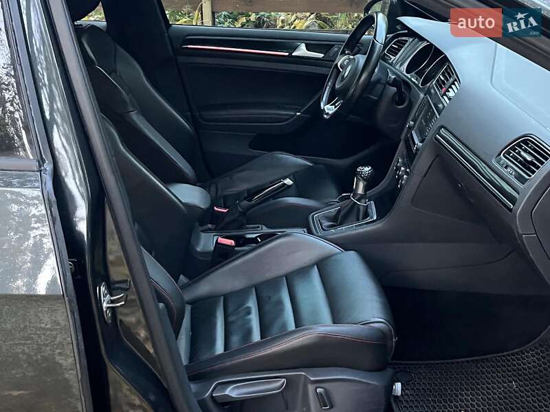 Хэтчбек Volkswagen Golf GTI 2016 в Киеве фото 30 Хэтчбек Volkswagen Golf GTI 2016 в Киеве