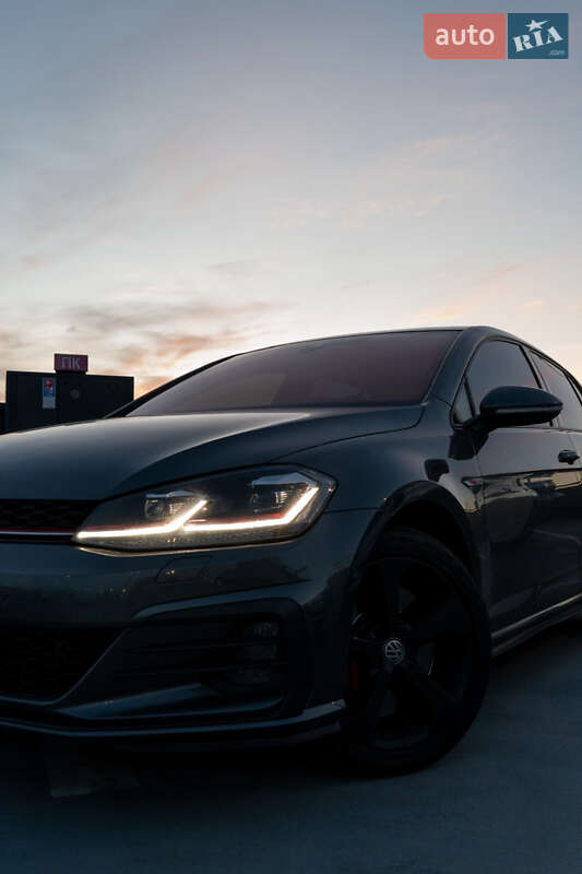 Хетчбек Volkswagen Golf GTI 2019 в Києві