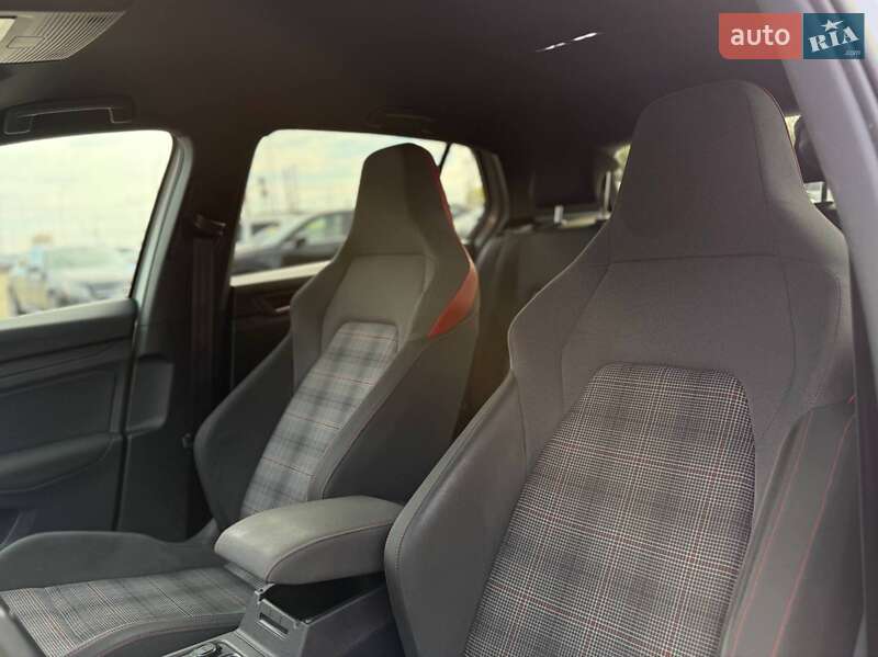 Хэтчбек Volkswagen Golf GTI 2021 в Киеве