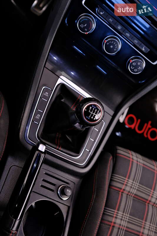 Хэтчбек Volkswagen Golf GTI 2016 в Одессе фото 21 Хэтчбек Volkswagen Golf GTI 2016 в Одессе
