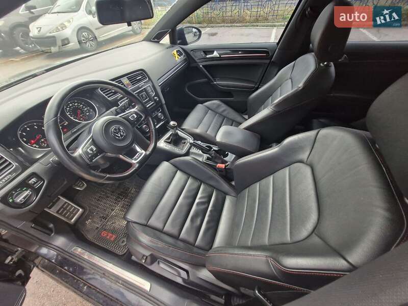 Хэтчбек Volkswagen Golf GTI 2016 в Киеве фото 9 Хэтчбек Volkswagen Golf GTI 2016 в Киеве