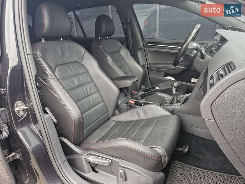 Хэтчбек Volkswagen Golf GTI 2016 в Киеве фото 11 Хэтчбек Volkswagen Golf GTI 2016 в Киеве