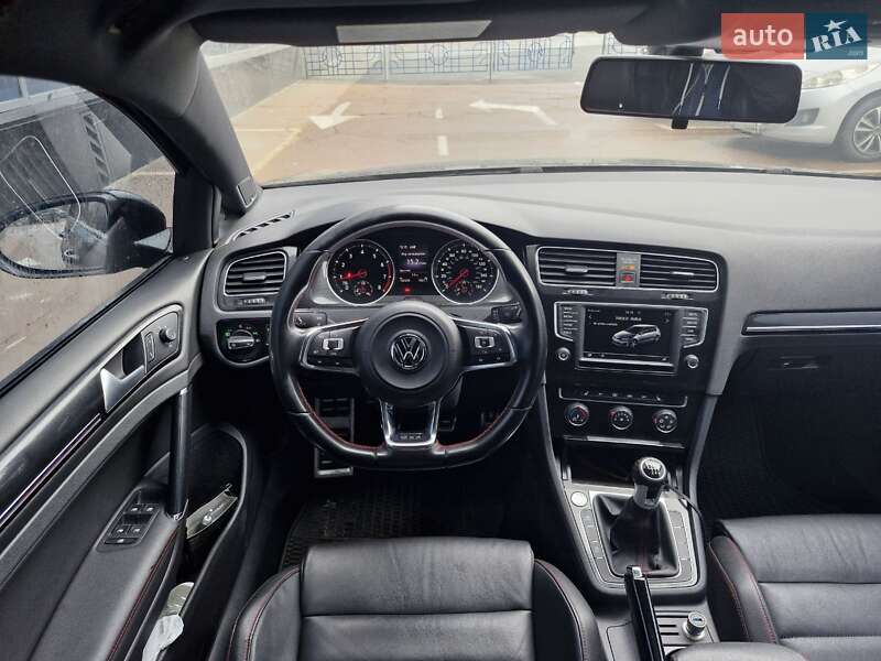 Хэтчбек Volkswagen Golf GTI 2016 в Киеве фото 21 Хэтчбек Volkswagen Golf GTI 2016 в Киеве