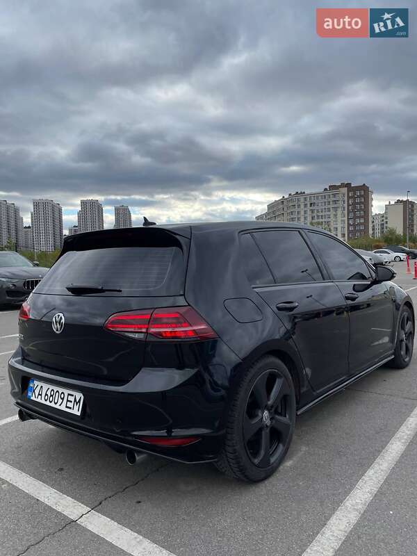 Хэтчбек Volkswagen Golf GTI 2015 в Киеве фото 3 Хэтчбек Volkswagen Golf GTI 2015 в Киеве