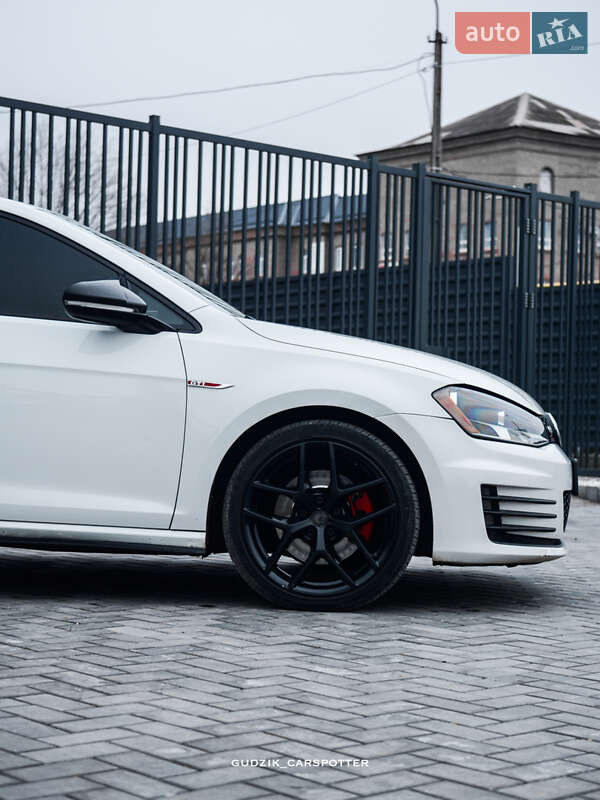Хэтчбек Volkswagen Golf GTI 2016 в Кривом Роге фото 6 Хэтчбек Volkswagen Golf GTI 2016 в Кривом Роге