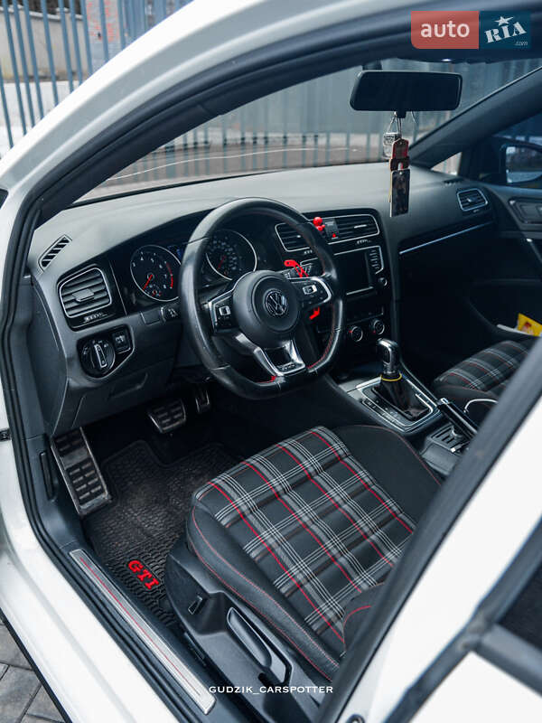 Хэтчбек Volkswagen Golf GTI 2016 в Кривом Роге фото 16 Хэтчбек Volkswagen Golf GTI 2016 в Кривом Роге