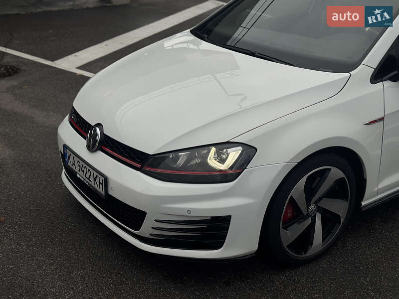 Хетчбек Volkswagen Golf GTI 2014 в Києві