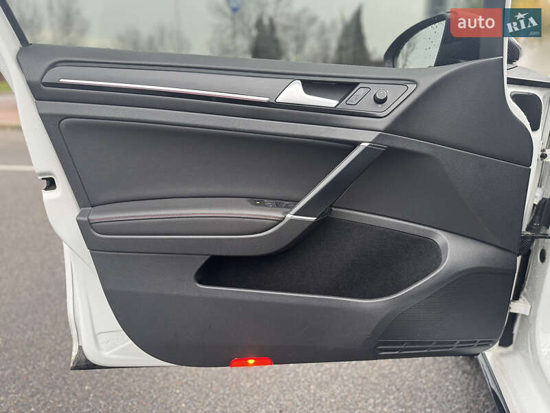 Хетчбек Volkswagen Golf GTI 2014 в Києві