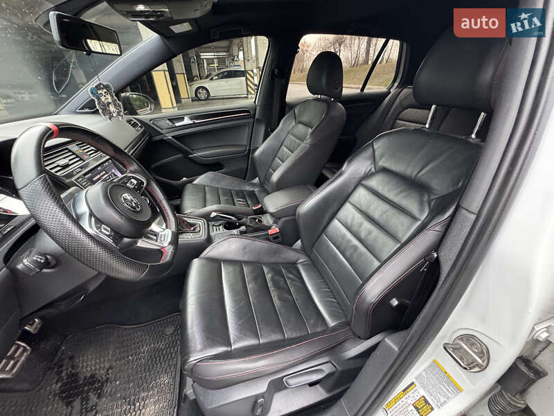 Хетчбек Volkswagen Golf GTI 2014 в Києві