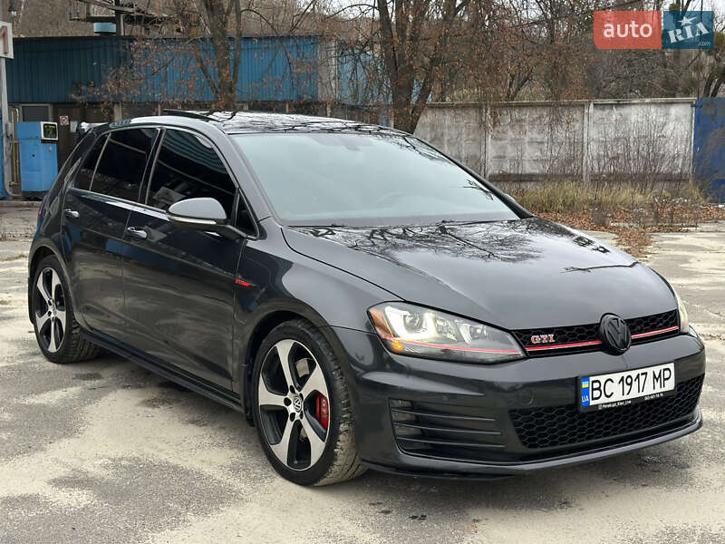 Хэтчбек Volkswagen Golf GTI 2017 в Киеве