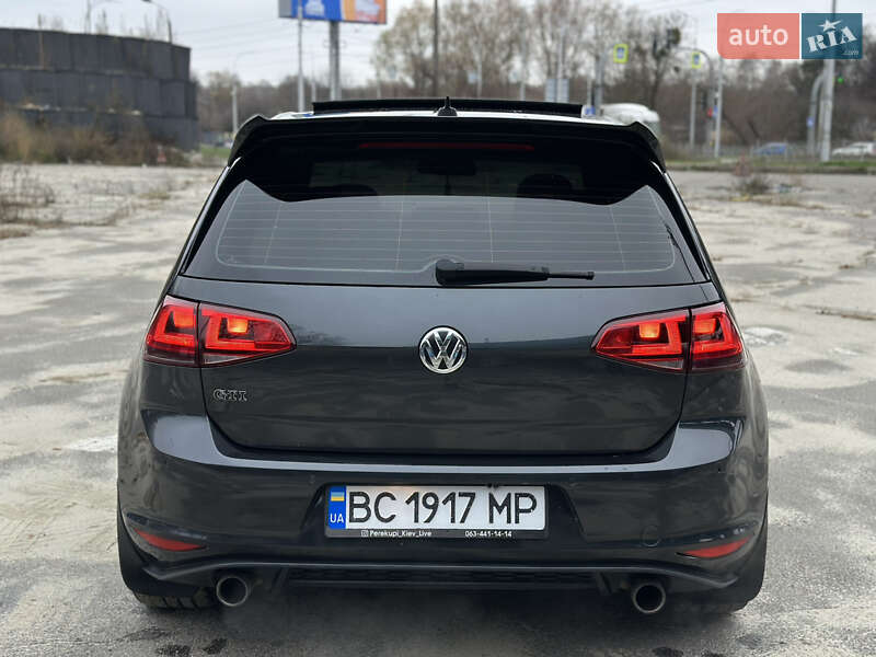 Хэтчбек Volkswagen Golf GTI 2017 в Киеве