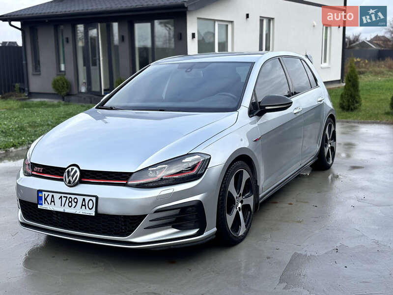 Хетчбек Volkswagen Golf GTI 2014 в Києві