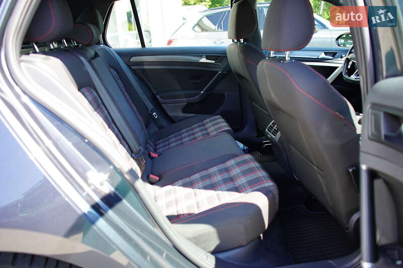 Хэтчбек Volkswagen Golf GTI 2018 в Житомире