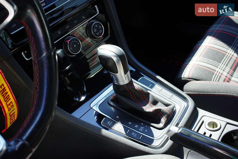 Хэтчбек Volkswagen Golf GTI 2018 в Житомире