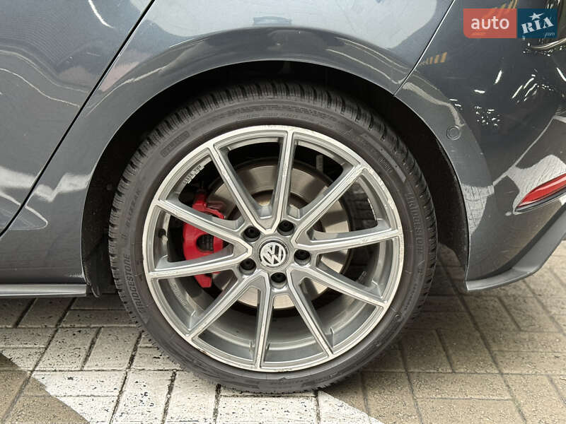 Хэтчбек Volkswagen Golf GTI 2019 в Киеве фото 11 Хэтчбек Volkswagen Golf GTI 2019 в Киеве
