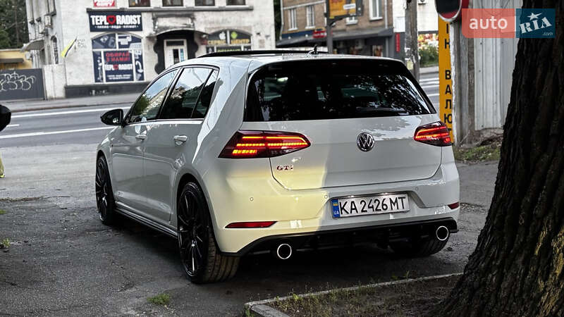 Volkswagen Golf GTI 2020
