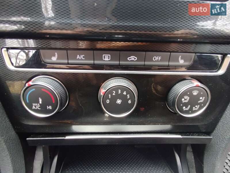 Хэтчбек Volkswagen Golf GTI 2016 в Киеве фото 31 Хэтчбек Volkswagen Golf GTI 2016 в Киеве