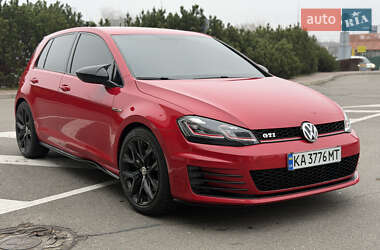 Хэтчбек Volkswagen Golf GTI 2016 в Киеве