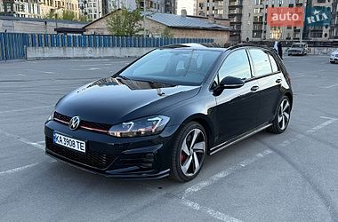 Хэтчбек Volkswagen Golf GTI 2020 в Киеве