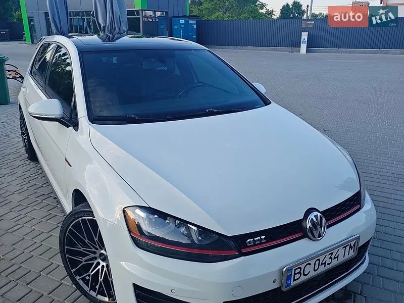 Volkswagen Golf GTI