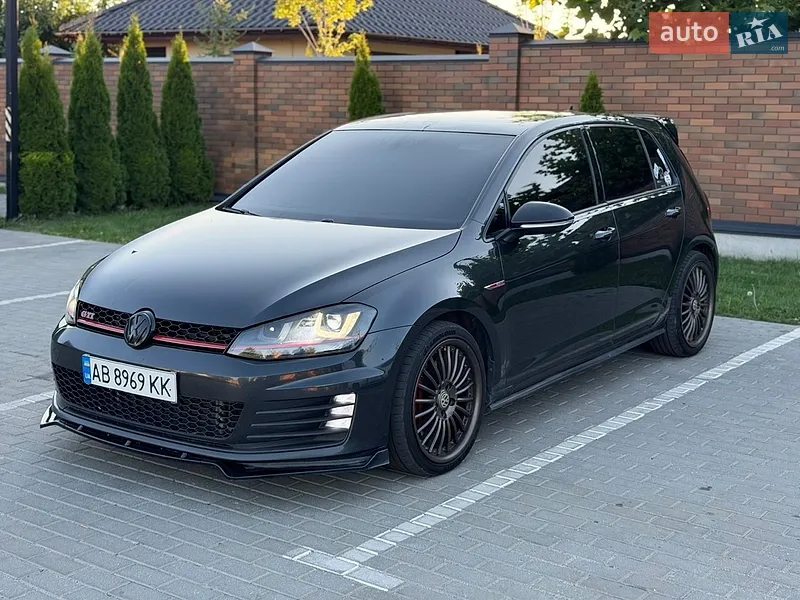 Volkswagen Golf GTI