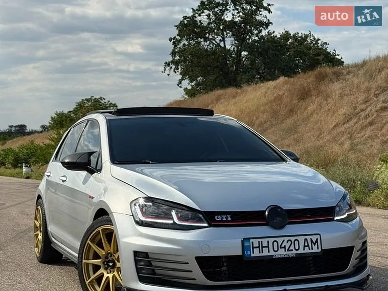 Volkswagen Golf GTI