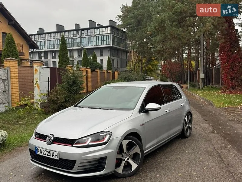 Volkswagen Golf GTI