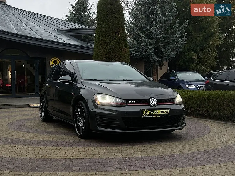 Volkswagen Golf GTI