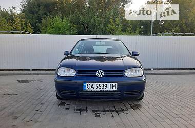 Хэтчбек Volkswagen Golf IV 2001 в Смеле