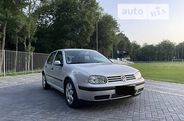 Хэтчбек Volkswagen Golf IV 2000 в Тернополе