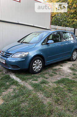 Хэтчбек Volkswagen Golf Plus 2005 в 