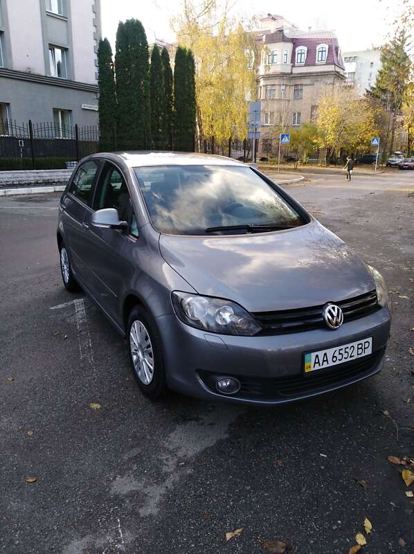 Хэтчбек Volkswagen Golf Plus 2012 в Киеве