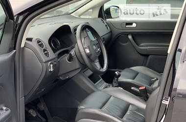 Хэтчбек Volkswagen Golf Plus 2010 в 