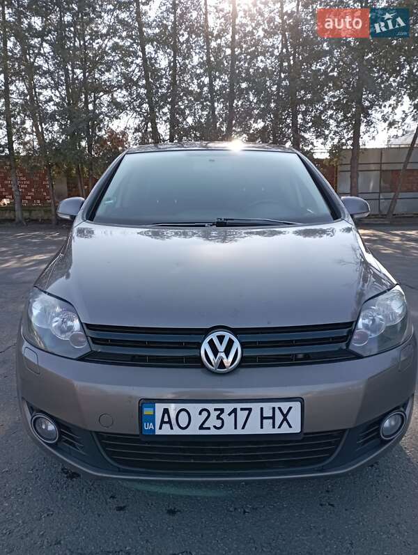 Хетчбек Volkswagen Golf Plus 2010 в Ужгороді