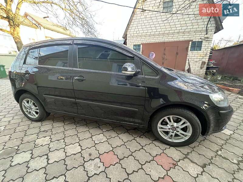 Хетчбек Volkswagen Golf Plus 2006 в Житомирі