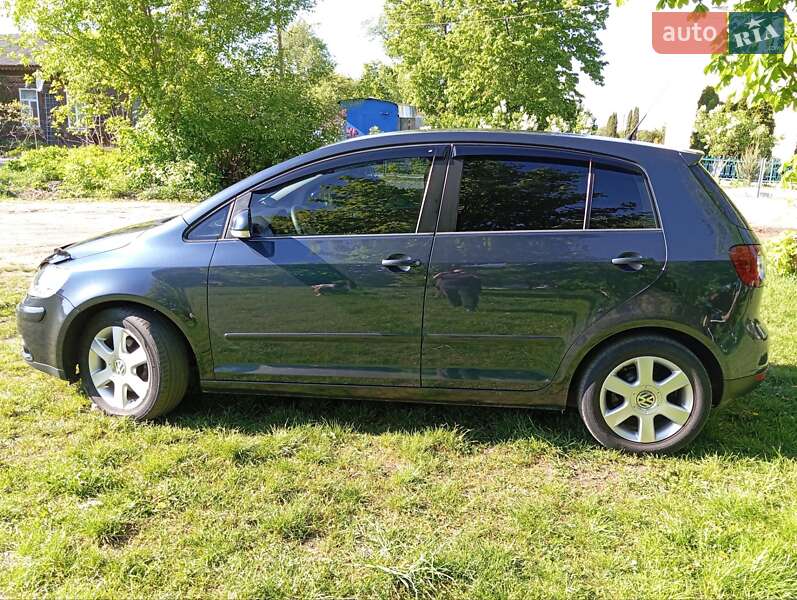 Хетчбек Volkswagen Golf Plus 2007 в Сарнах