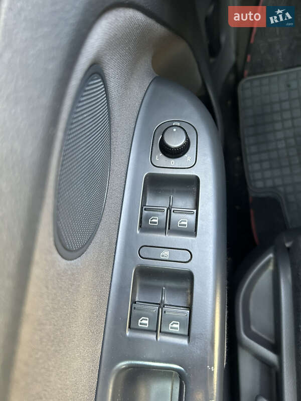 Хетчбек Volkswagen Golf Plus 2008 в Броварах фото 9 Хетчбек Volkswagen Golf Plus 2008 в Броварах