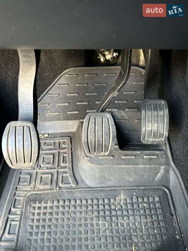 Хетчбек Volkswagen Golf Plus 2008 в Броварах фото 47 Хетчбек Volkswagen Golf Plus 2008 в Броварах