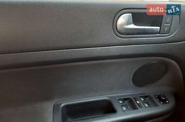 Хетчбек Volkswagen Golf Plus 2011 в  фото 20 Хетчбек Volkswagen Golf Plus 2011 в