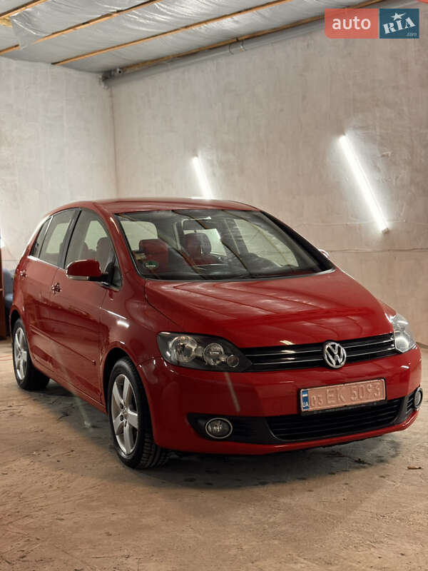 Хэтчбек Volkswagen Golf Plus 2011 в Владимире