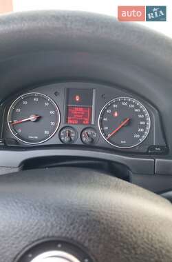 Хетчбек Volkswagen Golf Plus 2005 в 