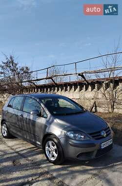 Хэтчбек Volkswagen Golf Plus 2005 в Олевске