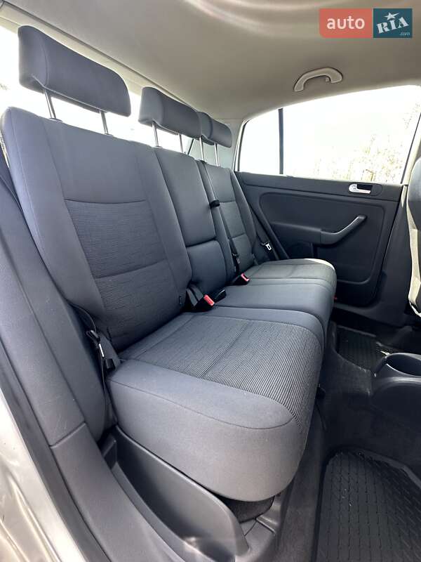 Хетчбек Volkswagen Golf Plus 2005 в Білогородці