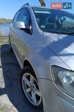 Хэтчбек Volkswagen Golf Plus 2008 в 