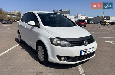 Хэтчбек Volkswagen Golf Plus 2010 в 
