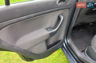 Хэтчбек Volkswagen Golf Plus 2009 в 